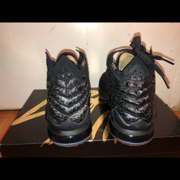⚠️SOLD⚠️ Nike LeBron 17 Global Currency Size 8 - Picture 7 of 9